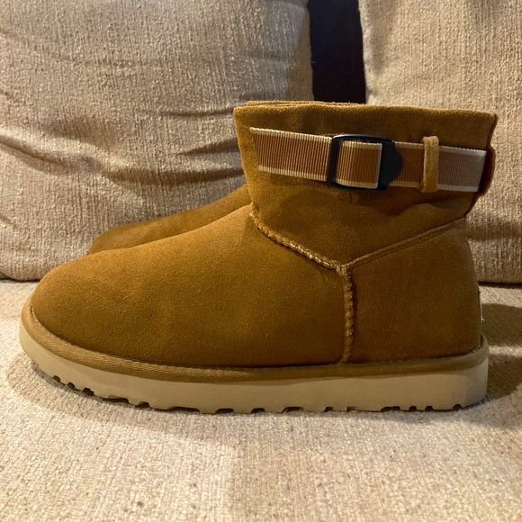 Like new! UGGS with buckle. - Picture 1 of 6